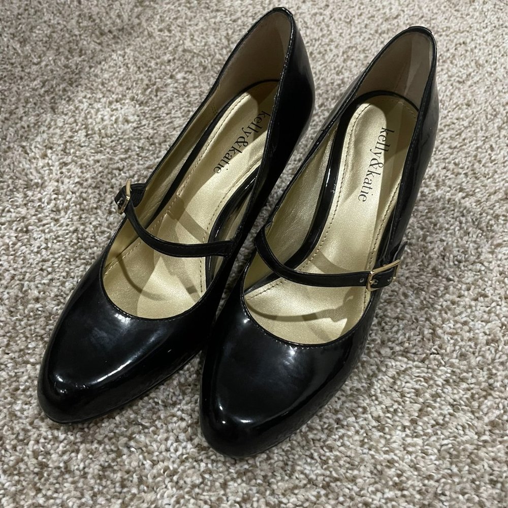 Kelly & Katie Black Pumps - Size 7